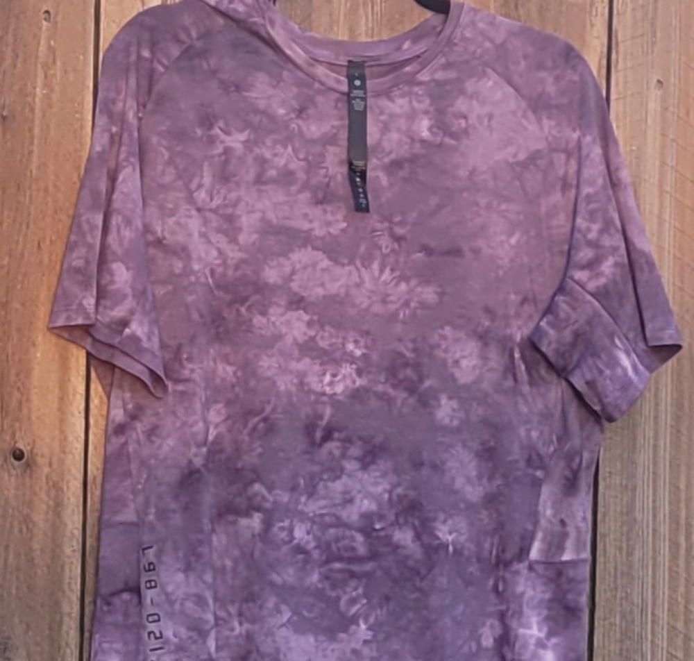 Lululemon top size L